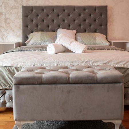 Delux Apartmani โปชาเรวัซ ภายนอก รูปภาพ
