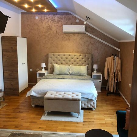 Delux Apartmani โปชาเรวัซ ภายนอก รูปภาพ