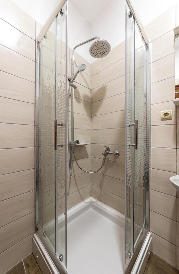 Delux Apartmani โปชาเรวัซ ภายนอก รูปภาพ