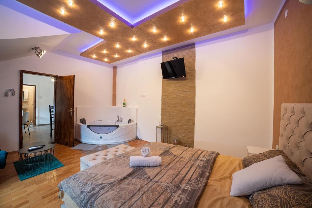 Delux Apartmani โปชาเรวัซ ภายนอก รูปภาพ