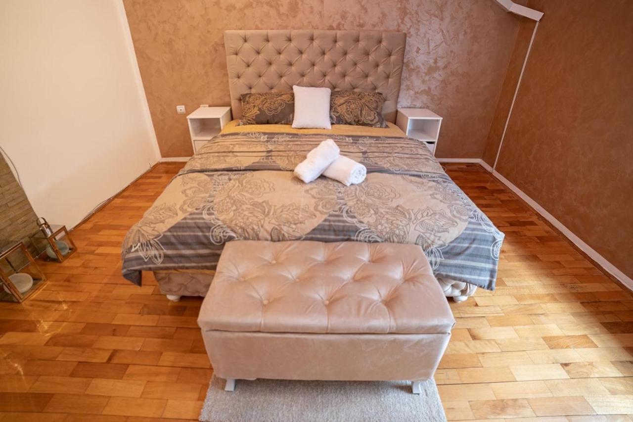 Delux Apartmani โปชาเรวัซ ภายนอก รูปภาพ