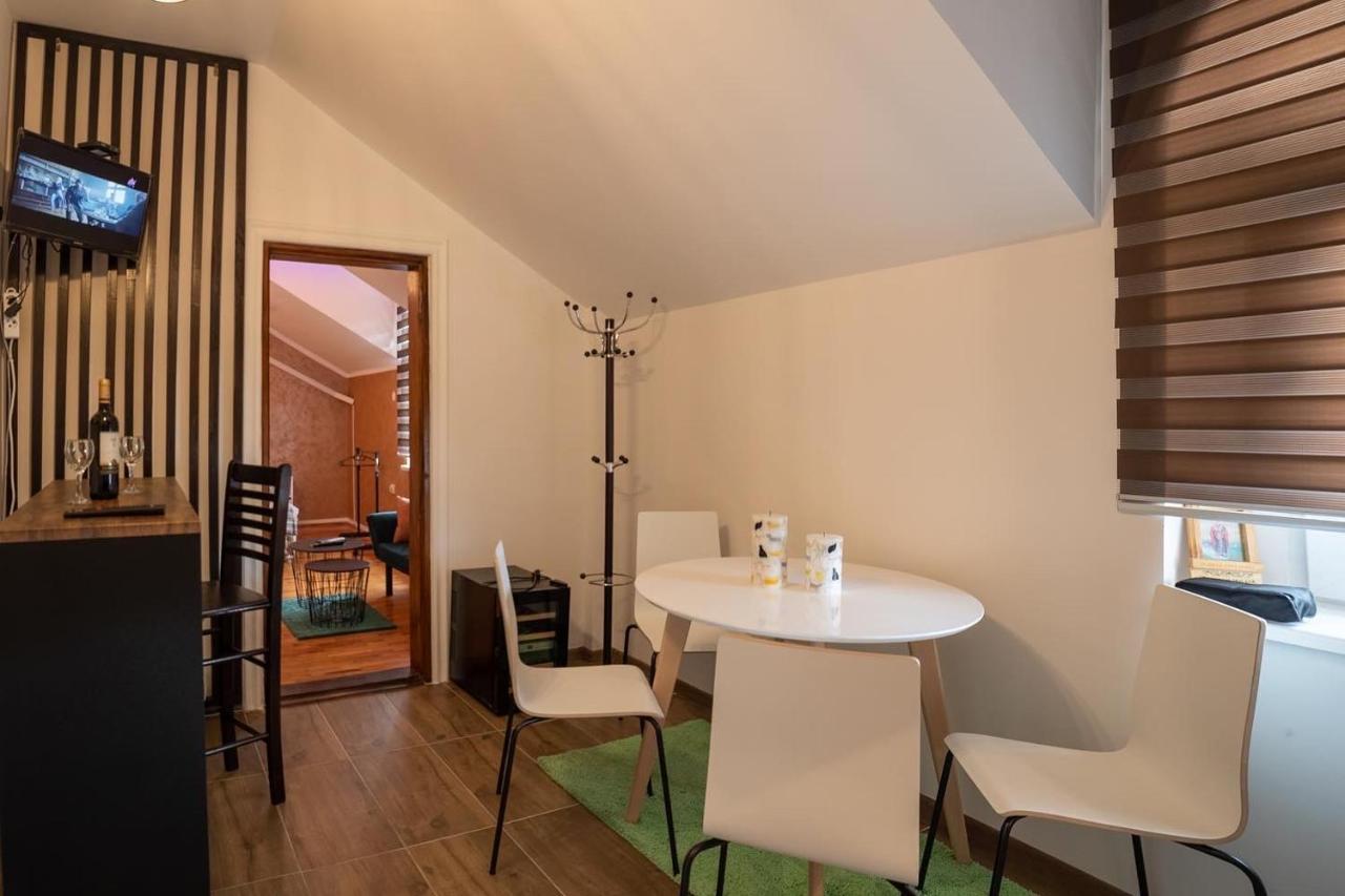 Delux Apartmani โปชาเรวัซ ภายนอก รูปภาพ
