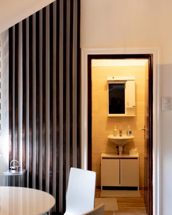Delux Apartmani โปชาเรวัซ ภายนอก รูปภาพ