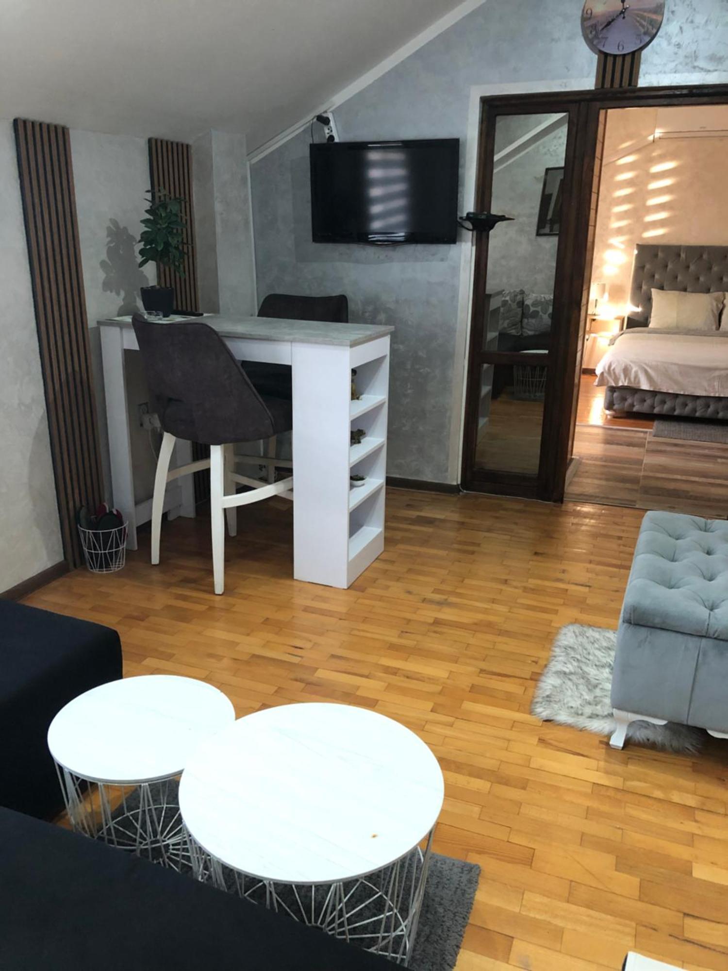 Delux Apartmani โปชาเรวัซ ภายนอก รูปภาพ